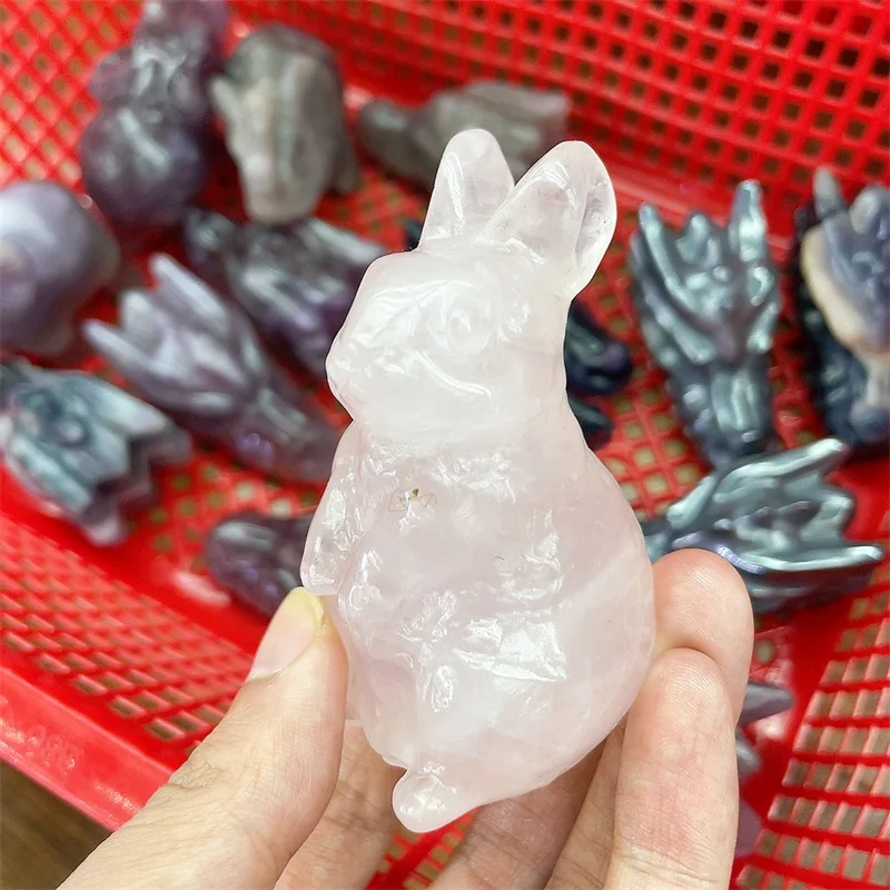Natural Rose Quartz Rabbit Crystal Carving Cute Animal Home Decoration Healing Energy Stone Healthy Children Birthday Gift 1pcs
Natural Rose Quartz Rabbit Crystal Carving Cute Animal Home Decoration Healing Energy Stone Healthy Children Birthday Gift 1pcs