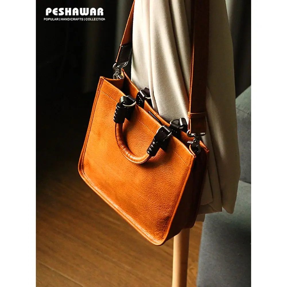 Hand Bags Women 2020 Leather Bucket Bag Ladies Casual Leather Handbag Retro Shoulder Bag Autumn and Winter New Handbags
Hand Bags Women 2020 Leather Bucket Bag Ladies Casual Leather Handbag Retro Shoulder Bag Autumn and Winter New Handbags