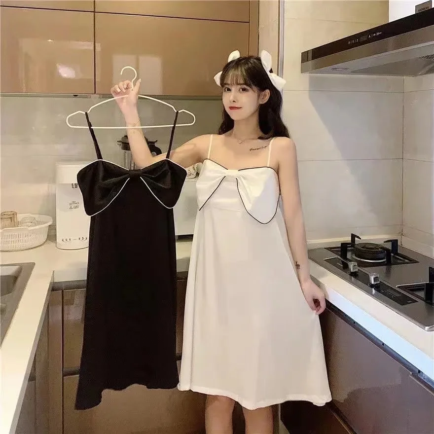 2022 Cute Nightgown Sexy Lingerie Big Bow Ice Silk Temptation Beauty Back Lace Nightdress Pajamas Women Silk Sleepwear
2022 Cute Nightgown Sexy Lingerie Big Bow Ice Silk Temptation Beauty Back Lace Nightdress Pajamas Women Silk Sleepwear