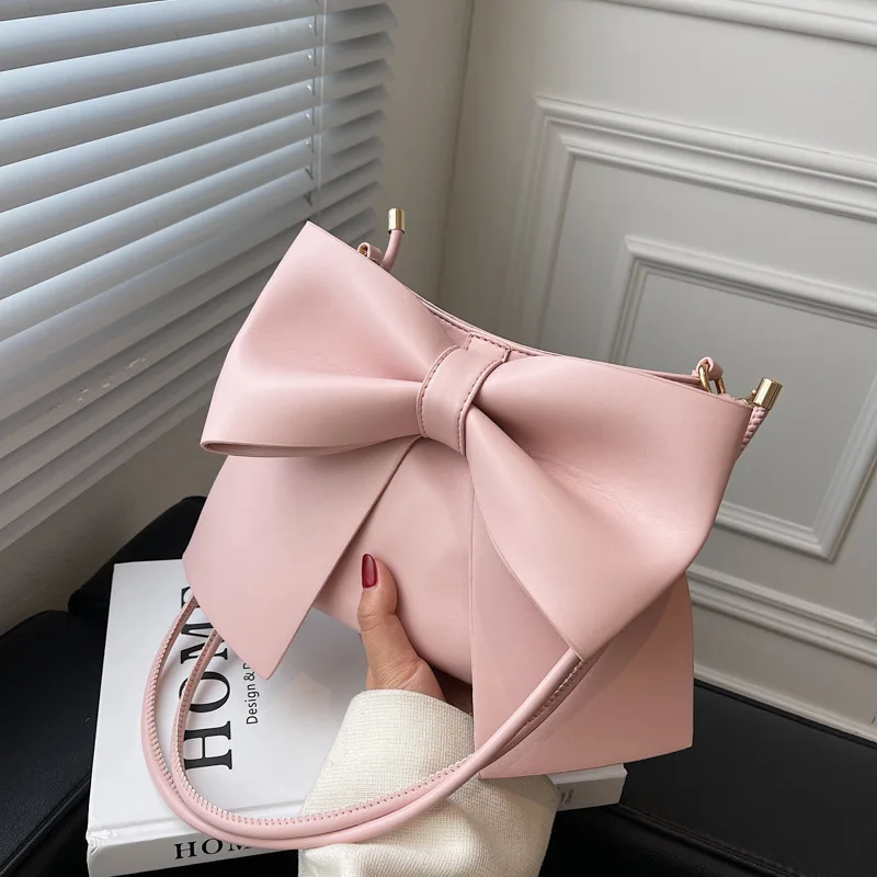 Fashion Niche Design Sense Bow Small Women's Bag 2022 New Net Red Pop Single Shoulder Armpit Bag Messenger Bag Girl Sac
Fashion Niche Design Sense Bow Small Women's Bag 2022 New Net Red Pop Single Shoulder Armpit Bag Messenger Bag Girl Sac
