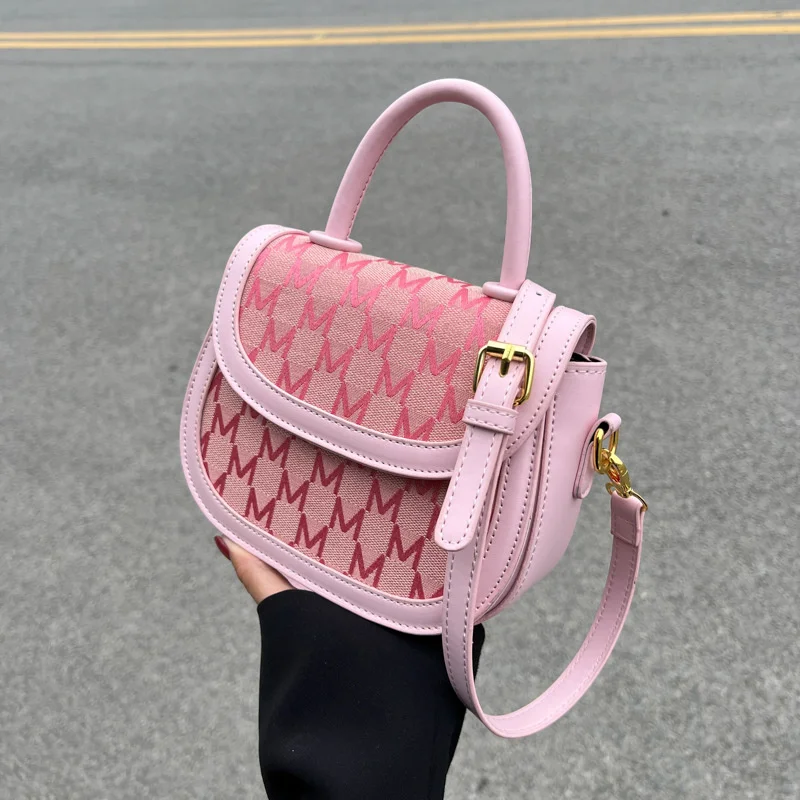 2022 Summer New Fashion Versatile Cross Bag Women's Portable Small Square Bag High Texture Shoulder Bag
2022 Summer New Fashion Versatile Cross Bag Women's Portable Small Square Bag High Texture Shoulder Bag