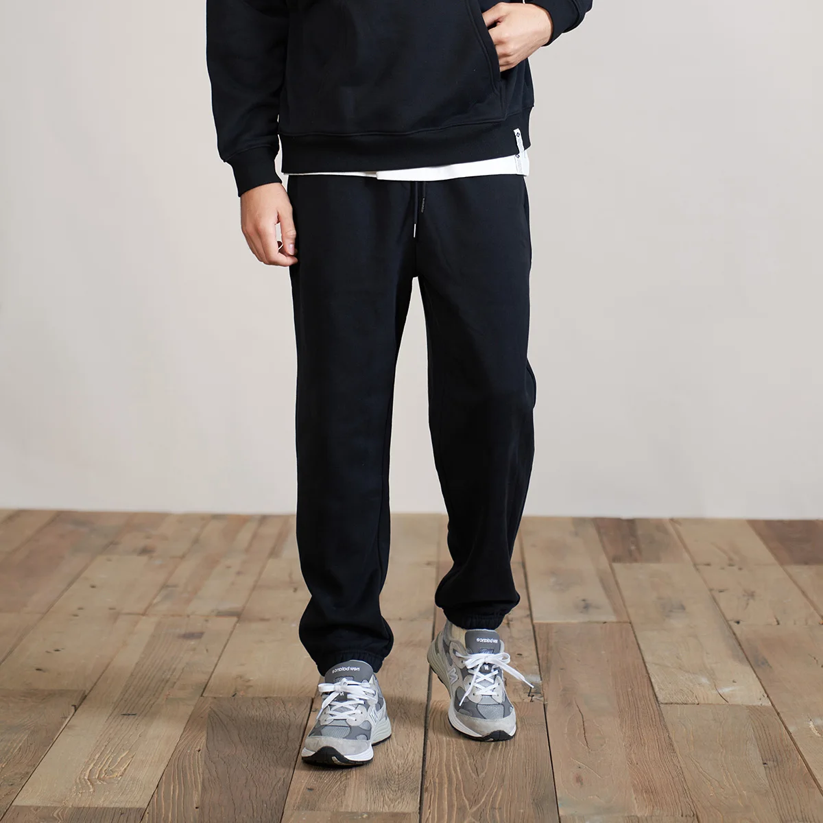 2022 Winter New Cotton Jogger Pants Men Drawstring Loose Track Trousers Comfortable Plus Size Gym Wear Korean Casual Sweatpants
2022 Winter New Cotton Jogger Pants Men Drawstring Loose Track Trousers Comfortable Plus Size Gym Wear Korean Casual Sweatpants
