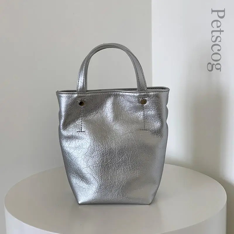 Luxury Handbags For Women 2023 New Silver Glossy Pu Leather Soft Bucket Bag Fashion Trend Ladies Shoulder Bag Casual Top-handle
Luxury Handbags For Women 2023 New Silver Glossy Pu Leather Soft Bucket Bag Fashion Trend Ladies Shoulder Bag Casual Top-handle