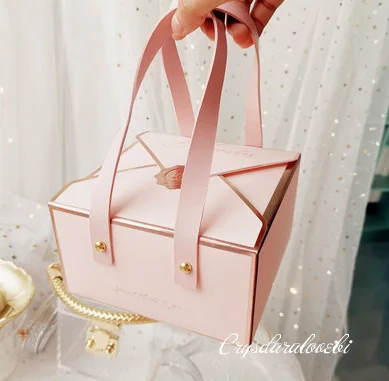 10pcs/Lot Christmas Envelop Paper Cake Boxes New Year Gift Packaging Chocolate Candy Decoration Ribbon Handle
10pcs/Lot Christmas Envelop Paper Cake Boxes New Year Gift Packaging Chocolate Candy Decoration Ribbon Handle