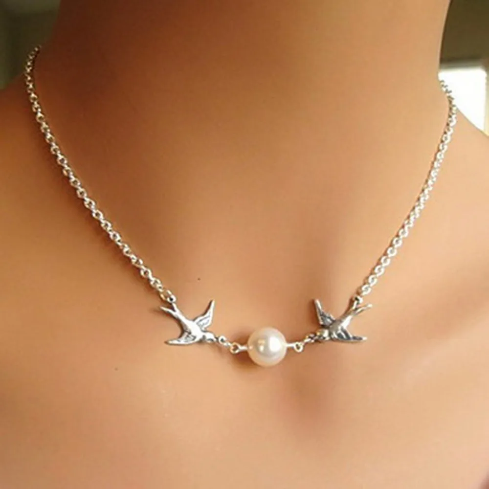 Gothic Creative Swallow Pendant Collar Necklace Punk Imitation Pearl Chain Choker Necklace Hip Hop Party Neck Jewelry
Gothic Creative Swallow Pendant Collar Necklace Punk Imitation Pearl Chain Choker Necklace Hip Hop Party Neck Jewelry