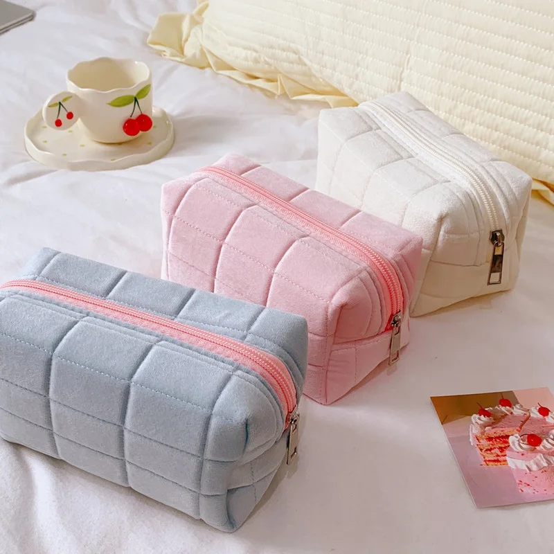 Solid Color Cosmetic Bag Travel Make Up Toiletry Bag Washing Pouch Girl Cute Crystal Velve Makeup Bag for Women Zipper Large 
Solid Color Cosmetic Bag Travel Make Up Toiletry Bag Washing Pouch Girl Cute Crystal Velve Makeup Bag for Women Zipper Large