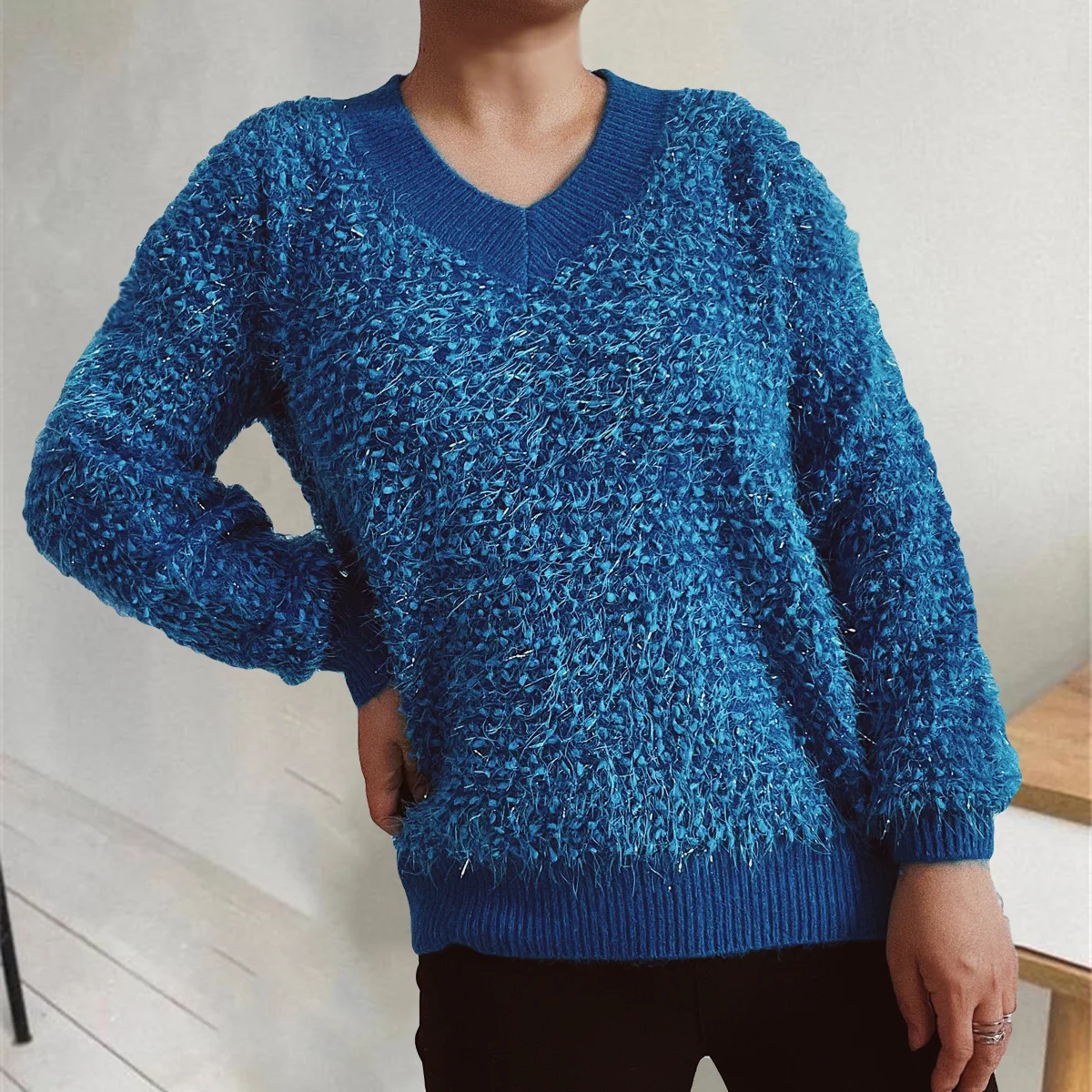 Ladies Autumn and Winter Striped Knit Loose Sweater Women's Pullover Long Sleeve V-Neck Imitation Mink Fleece Gold Thread Knit
Ladies Autumn and Winter Striped Knit Loose Sweater Women's Pullover Long Sleeve V-Neck Imitation Mink Fleece Gold Thread Knit