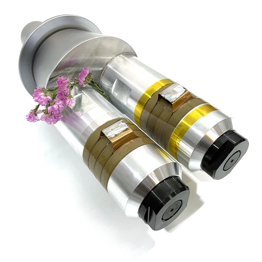 Ultrasonic Piezoelectric Transducer 15khz 4200w With Booster For Thermoplastic Welding Machine
Ultrasonic Piezoelectric Transducer 15khz 4200w With Booster For Thermoplastic Welding Machine