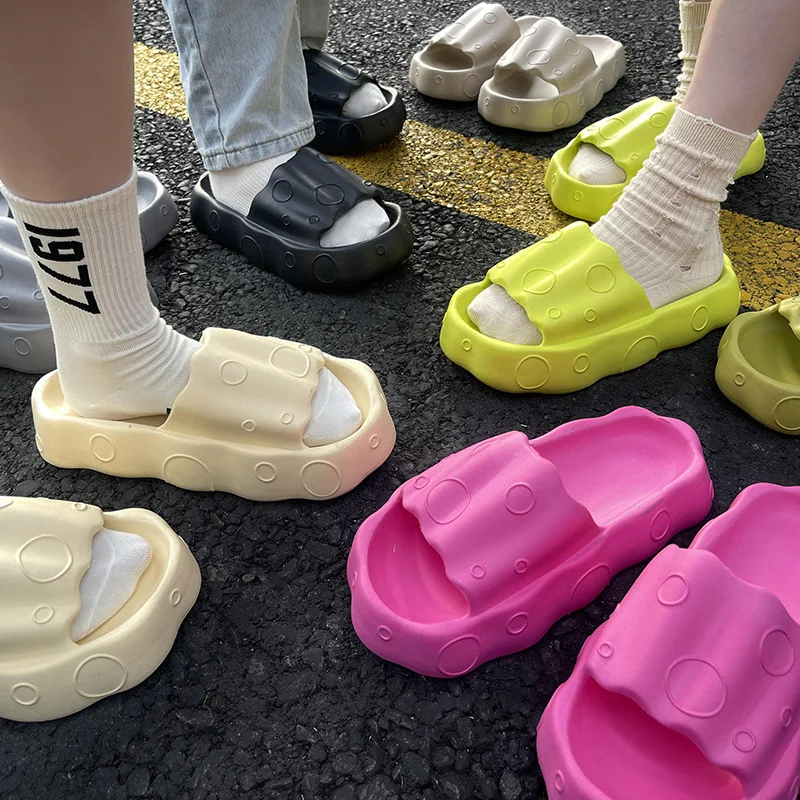 Summer Women's Platform Slippers Soft EVA Cloud Sandals Unisex Couples Solid Color Thick Bottom Slidees Home Bathroom Flip Flops
Summer Women's Platform Slippers Soft EVA Cloud Sandals Unisex Couples Solid Color Thick Bottom Slidees Home Bathroom Flip Flops