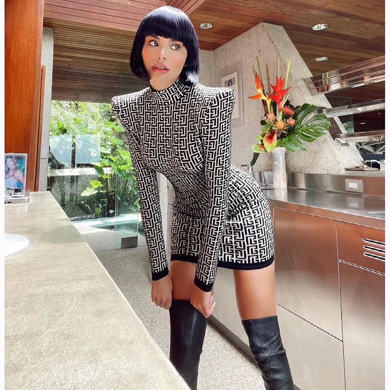 HIGH STREET Designer Runway Fashion Show Women Long Sleeve Monogram Geometric Jacquard Knitted Stretch Dress
HIGH STREET Designer Runway Fashion Show Women Long Sleeve Monogram Geometric Jacquard Knitted Stretch Dress