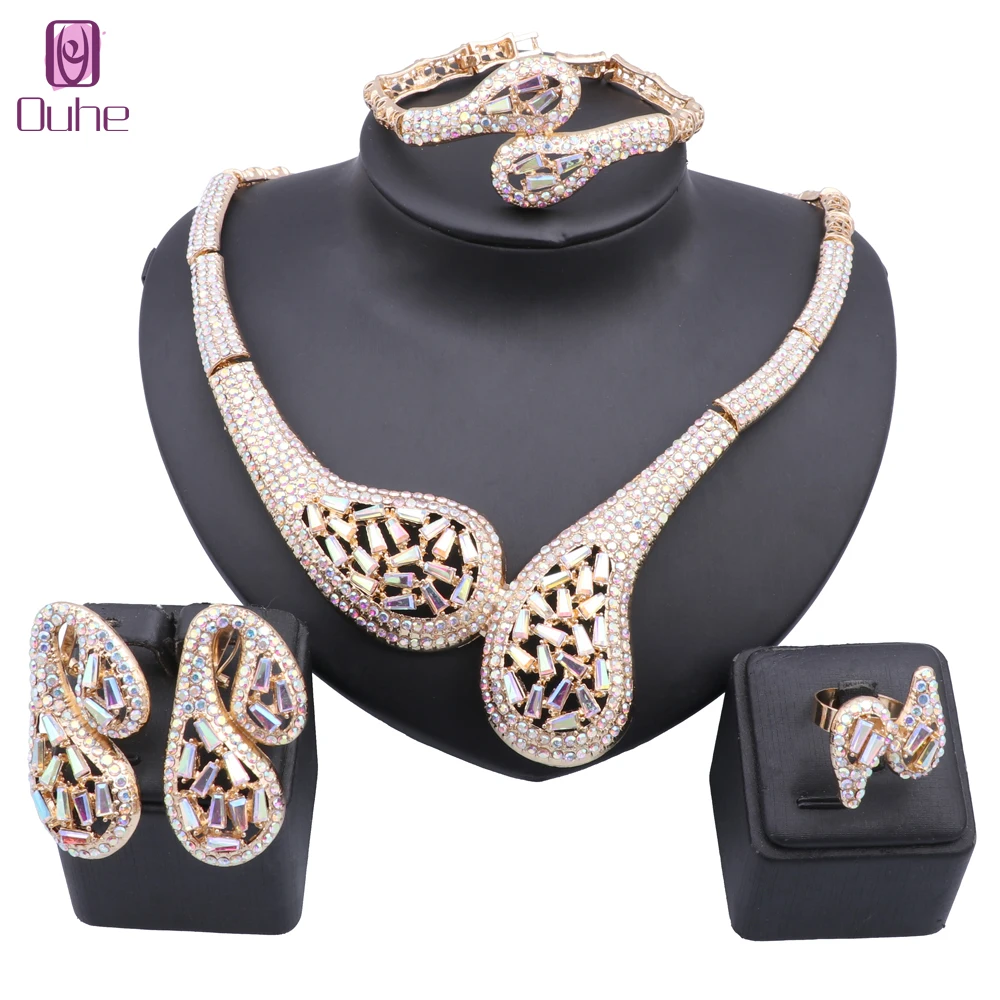 Комплект из колье и серёг, с кристаллами
Комплект из колье и серёг, с кристаллами