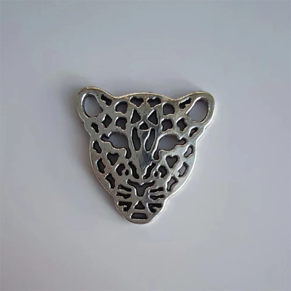 Personality Hollow Silver Cheetah Head DIY Metal Badge Handmade Decor Accessory for ZP Kerosene Petrol Lighter Smoking Gadget
Personality Hollow Silver Cheetah Head DIY Metal Badge Handmade Decor Accessory for ZP Kerosene Petrol Lighter Smoking Gadget