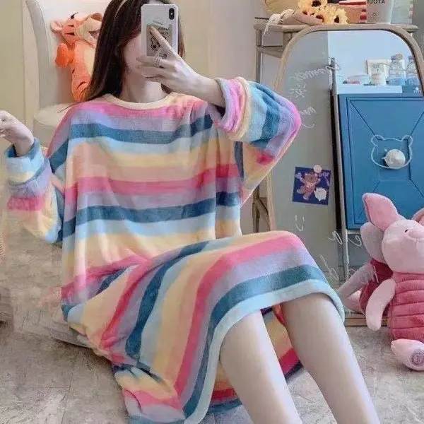 2021 New Beautiful Flannel Nightdress For Women Winter Loose Leisure Nightgowns Female Warm Sleepshirts Fashion Design Wholesale
2021 New Beautiful Flannel Nightdress For Women Winter Loose Leisure Nightgowns Female Warm Sleepshirts Fashion Design Wholesale