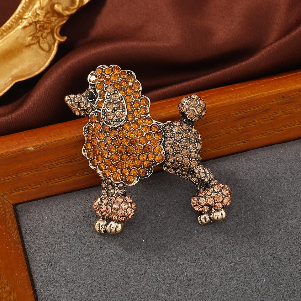 Luxury Brand Brooch for Women Designer New Vintage Rhineau Dog Brooch Fashion Suit Cartoon Animal Accessory Pin Banquet Gift
Luxury Brand Brooch for Women Designer New Vintage Rhineau Dog Brooch Fashion Suit Cartoon Animal Accessory Pin Banquet Gift
