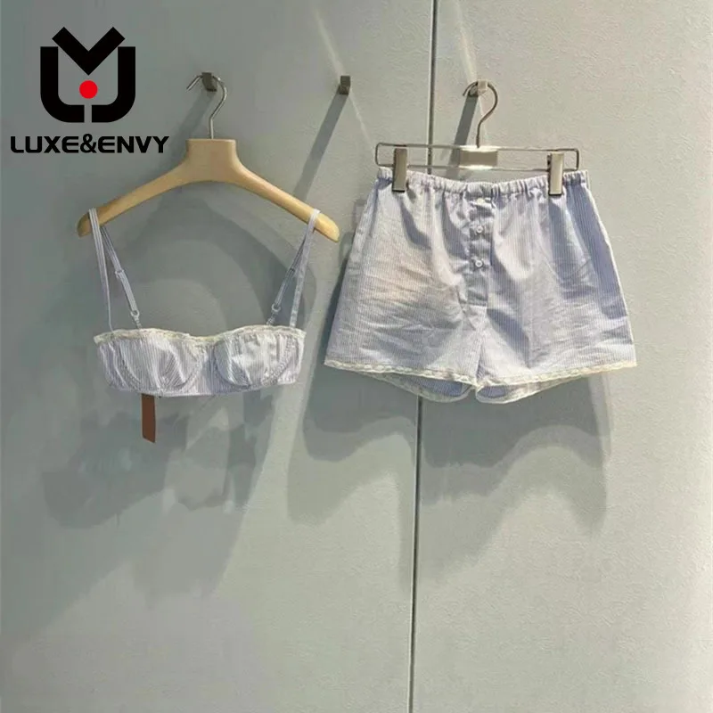 Весна-лето 2023, новинка, полосатые лямки с бюстгальтером LUXE & ENVY, синие прямые свободные шорты, Модный женский комплект для прямой девушки
Весна-лето 2023, новинка, полосатые лямки с бюстгальтером LUXE & ENVY, синие прямые свободные шорты, Модный женский комплект для прямой девушки