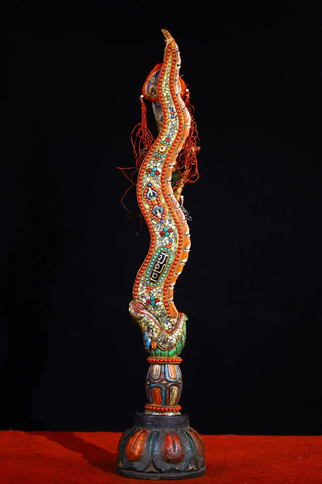 22"Tibetan Temple Collection Old Tiantie Gem gZi Beads Shell Beast Head Dorje Vajra Phurpa Amulet Dharma Worship Hall Town House
22"Tibetan Temple Collection Old Tiantie Gem gZi Beads Shell Beast Head Dorje Vajra Phurpa Amulet Dharma Worship Hall Town House
