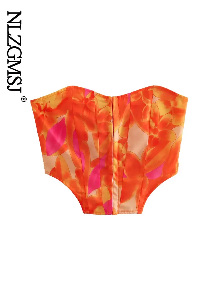 Майка женская эластичная с открытой спиной и воротником-лодочкой
Майка женская эластичная с открытой спиной и воротником-лодочкой