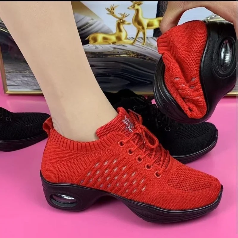 New Summer Square Dance Shoes Women's Cushion Light Bottom Middle Heel Flick Soft Bottom Four Seasons Dance Shoes Women 2022
New Summer Square Dance Shoes Women's Cushion Light Bottom Middle Heel Flick Soft Bottom Four Seasons Dance Shoes Women 2022