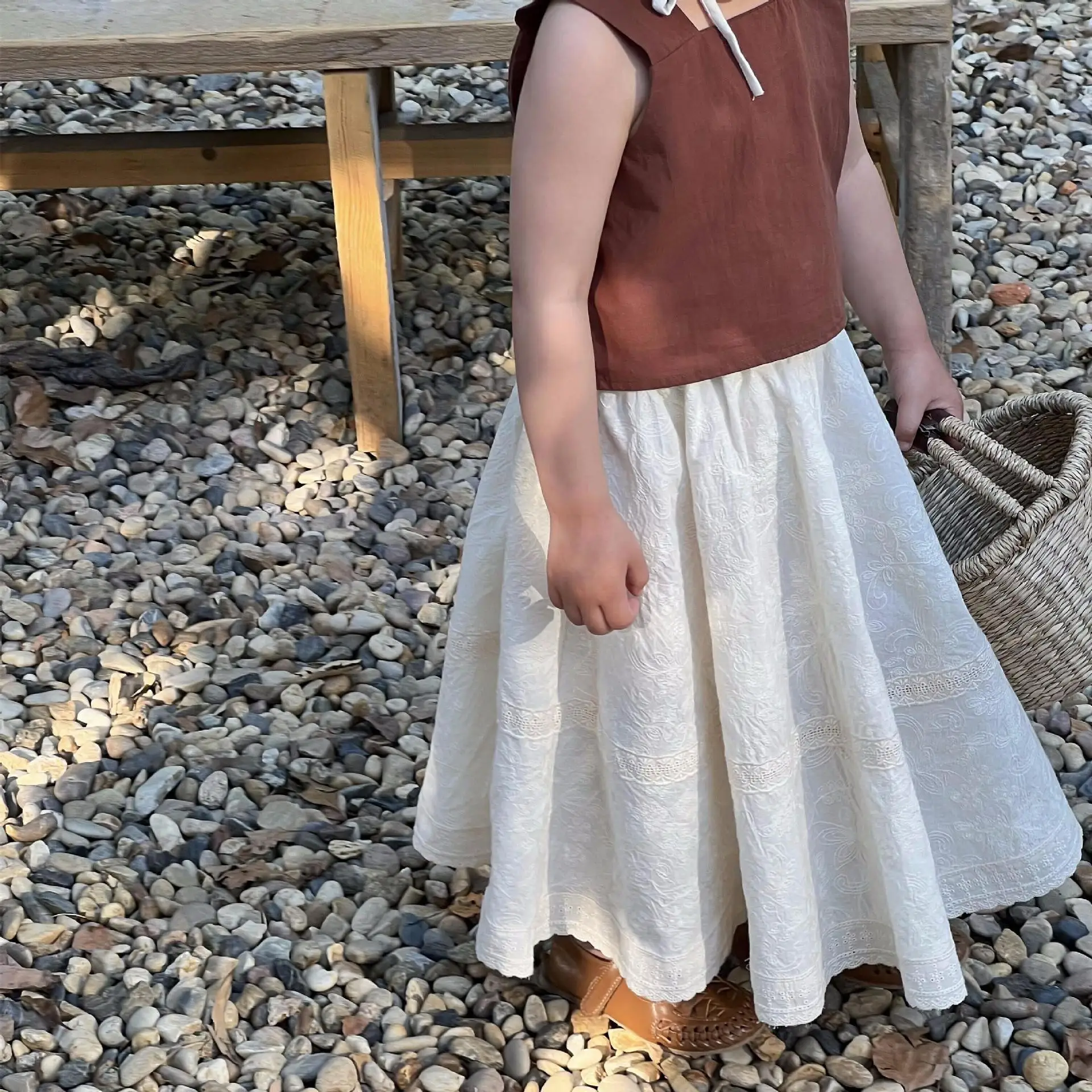 Embroidery Floral Skirt For Girls Fashion Solid White Maxi Long Skirts Summer Autumn Elastic Waist Korean Girl Clothes 2023 New
Embroidery Floral Skirt For Girls Fashion Solid White Maxi Long Skirts Summer Autumn Elastic Waist Korean Girl Clothes 2023 New