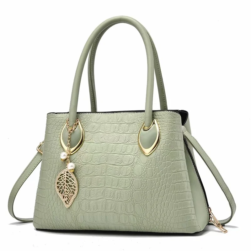 New Crocodile Pattern Luxury Women's Handbag 2022 New Women's Large-capacity One-shoulder Messenger Bag Commuter Large Bag
New Crocodile Pattern Luxury Women's Handbag 2022 New Women's Large-capacity One-shoulder Messenger Bag Commuter Large Bag