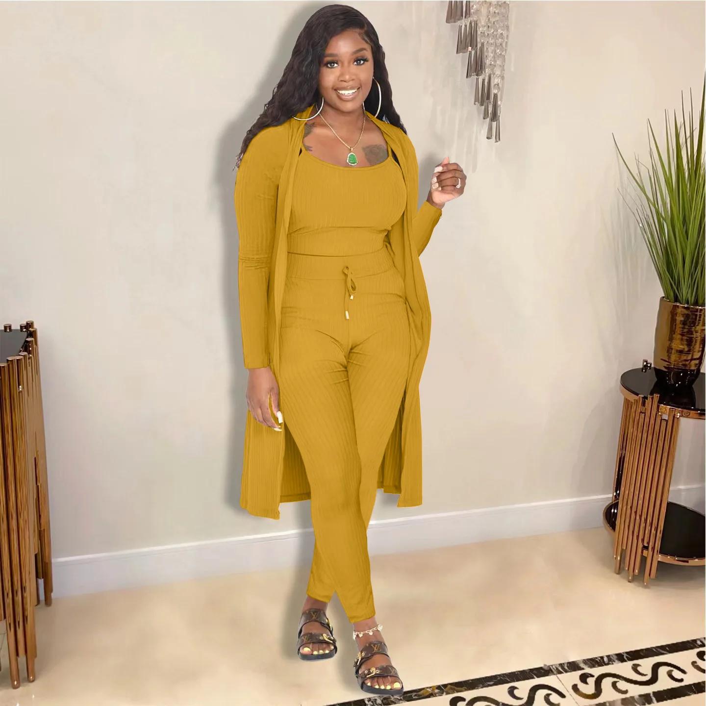Women's Three Piece Set Solid Color Cape and Vest Trousers 2022 Autumn and Winter New Pit Strip Casual Slim Suit Fashion Outfit
Women's Three Piece Set Solid Color Cape and Vest Trousers 2022 Autumn and Winter New Pit Strip Casual Slim Suit Fashion Outfit