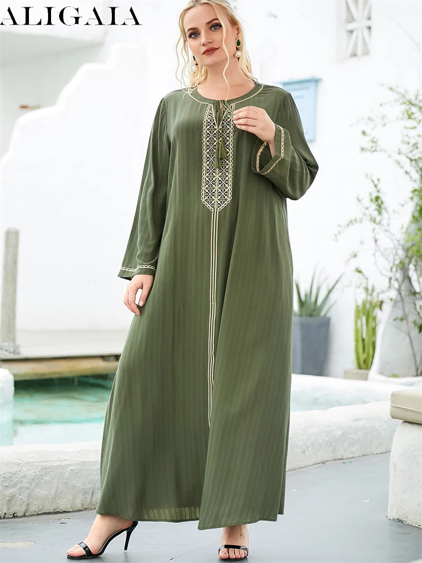 Aligaia Fashion Chic And Elegant Plus Size Dresses For Woman Embroidery Long Sleeve O-Neck Folds A-Line Patchwork Clothes
Aligaia Fashion Chic And Elegant Plus Size Dresses For Woman Embroidery Long Sleeve O-Neck Folds A-Line Patchwork Clothes