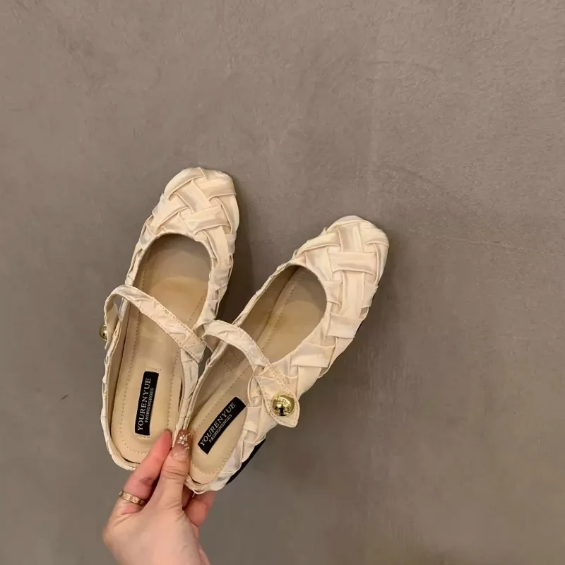 Flat-bottomed Semi-drag Fairy Shoes Wear 2023 New Summer Evening Wind with Skirt Mary Jane Sandals.
Flat-bottomed Semi-drag Fairy Shoes Wear 2023 New Summer Evening Wind with Skirt Mary Jane Sandals.