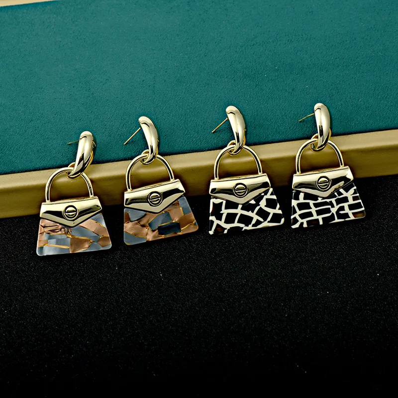 European and American Style Exaggerated Bag Acetate Resin Fashion Personality Earrings Niche Design Silver Needle Earrings Women
European and American Style Exaggerated Bag Acetate Resin Fashion Personality Earrings Niche Design Silver Needle Earrings Women