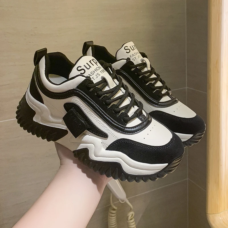 QGK 2022 Spring Women Fashion Casual Sports Shoes Comfortable Breathable Lightweight Thick-soled Outdoor Non-slip Running Shoes
QGK 2022 Spring Women Fashion Casual Sports Shoes Comfortable Breathable Lightweight Thick-soled Outdoor Non-slip Running Shoes