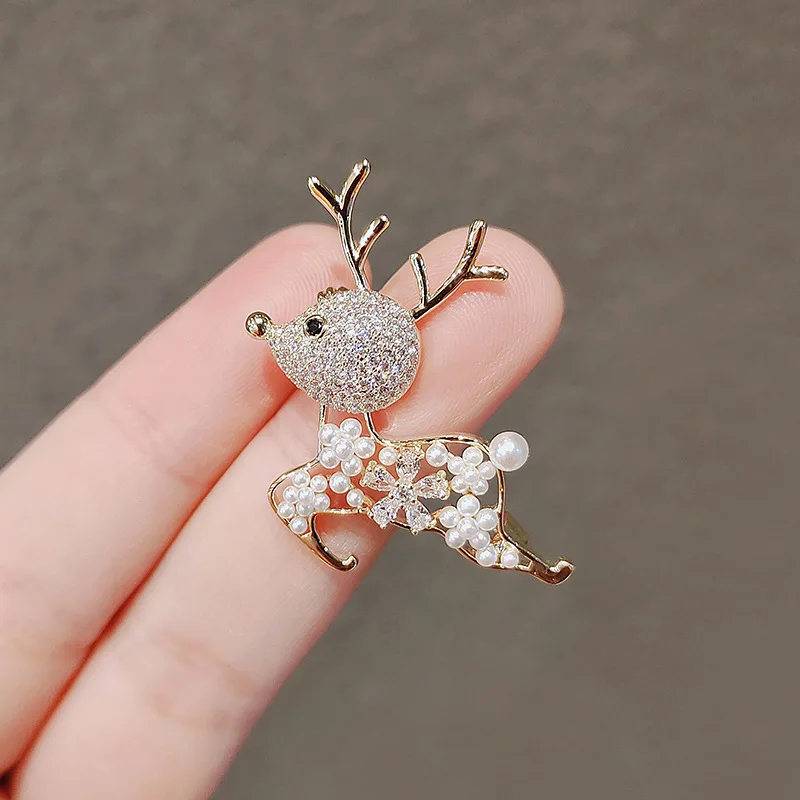 Gold Plated Deer Brooch Female Ins Tide Cute Personality Coat Sweater Pin Temperament Sweet Accessories Clothing
Gold Plated Deer Brooch Female Ins Tide Cute Personality Coat Sweater Pin Temperament Sweet Accessories Clothing