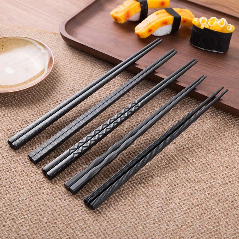 

1 пара палочек для еды из сплава Нескользящие палочки для суши набор китайский подарок Совершенно новые практичные простые черные палочки для еды