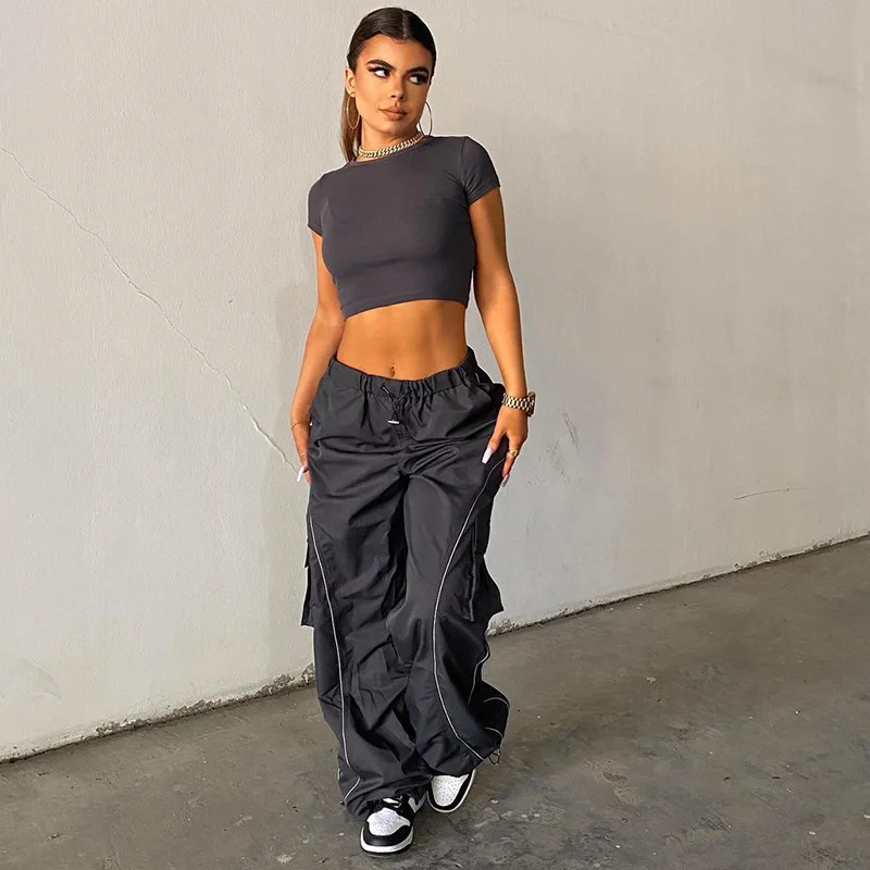 2022 summer new high street fashion street style split contrasting line pockets casual tooling casual loose trousers
2022 summer new high street fashion street style split contrasting line pockets casual tooling casual loose trousers