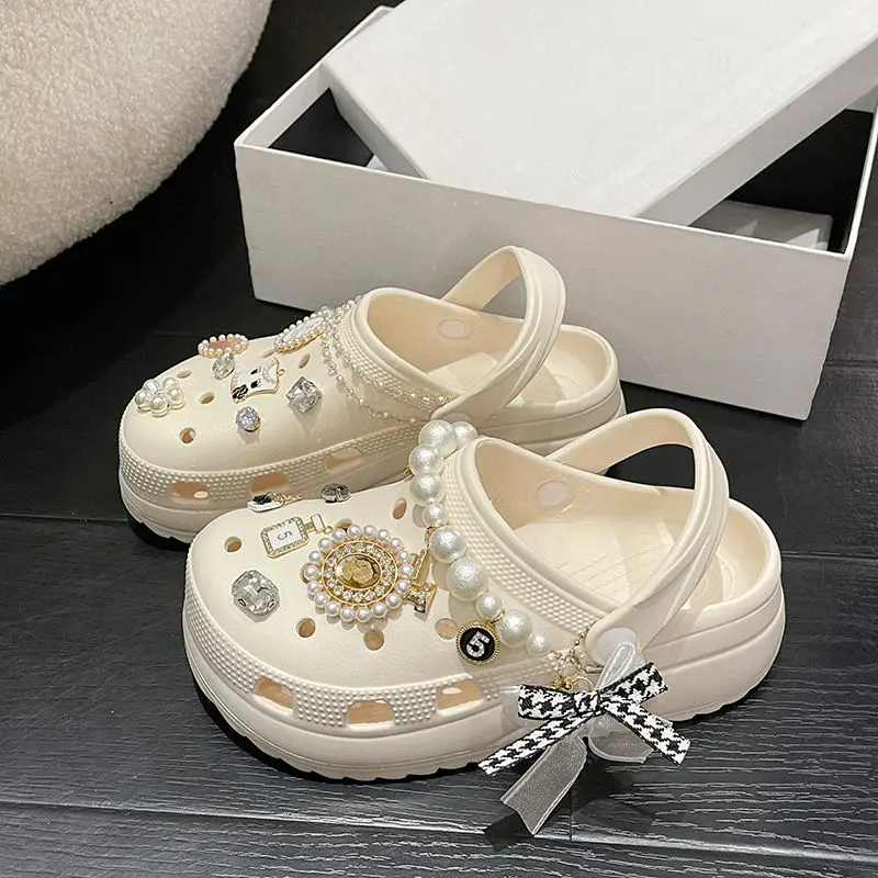 Women Sandals Sweet Fashion New Traf Sandalias Mujer Verano 2022 Summer Shoes For Women Sandalen EVA Size 34-41 Ladies Slippers
Women Sandals Sweet Fashion New Traf Sandalias Mujer Verano 2022 Summer Shoes For Women Sandalen EVA Size 34-41 Ladies Slippers