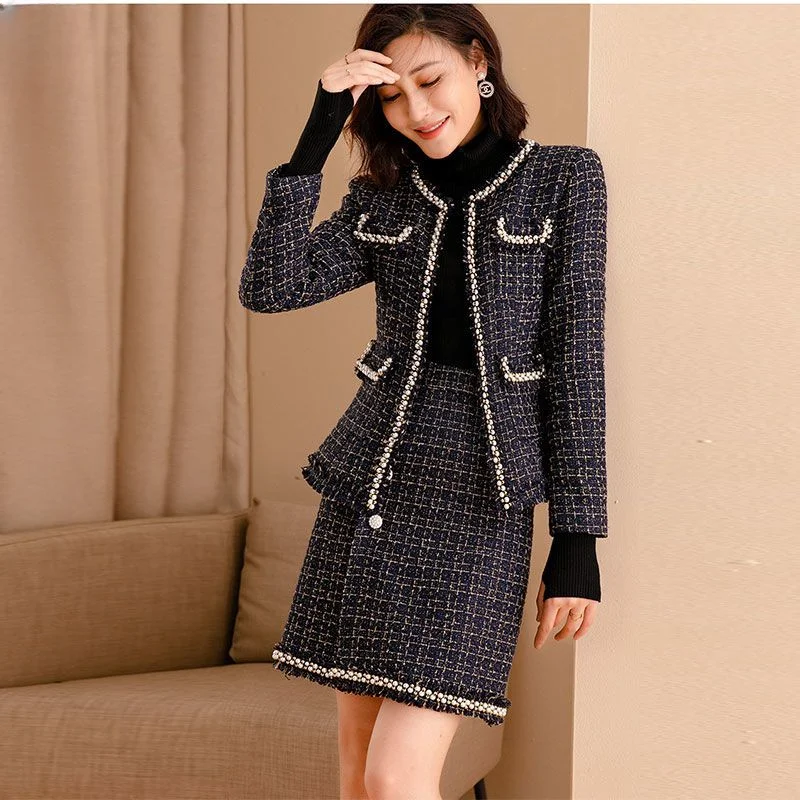 Women 2023 Autumn New Tweed Two Piece Set Female Woolen Single Breasted Jacket Crop Top + High Waist Skirt Ladies Outfits R242
Women 2023 Autumn New Tweed Two Piece Set Female Woolen Single Breasted Jacket Crop Top + High Waist Skirt Ladies Outfits R242