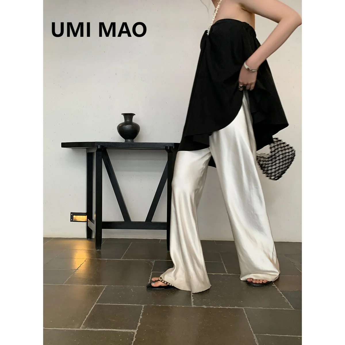 Атласные брюки с широкими штанинами UMI MAO, минималистичные длинные штаны с утягивающим эффектом, брюки с шваброй для пола, повседневные брюки, женская летняя одежда Y2K
Атласные брюки с широкими штанинами UMI MAO, минималистичные длинные штаны с утягивающим эффектом, брюки с шваброй для пола, повседневные брюки, женская летняя одежда Y2K