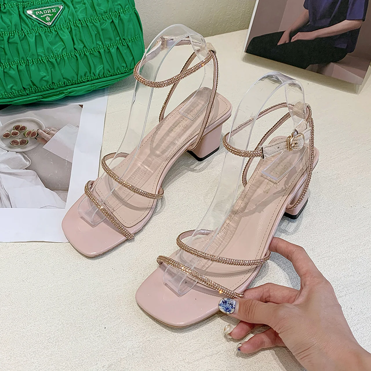 Women's High Heels Thick Heel Sandals Slippers Summer All-match Rhinestone Buckle Fashion Women's Sandals 2021 zapatos mujer
Women's High Heels Thick Heel Sandals Slippers Summer All-match Rhinestone Buckle Fashion Women's Sandals 2021 zapatos mujer