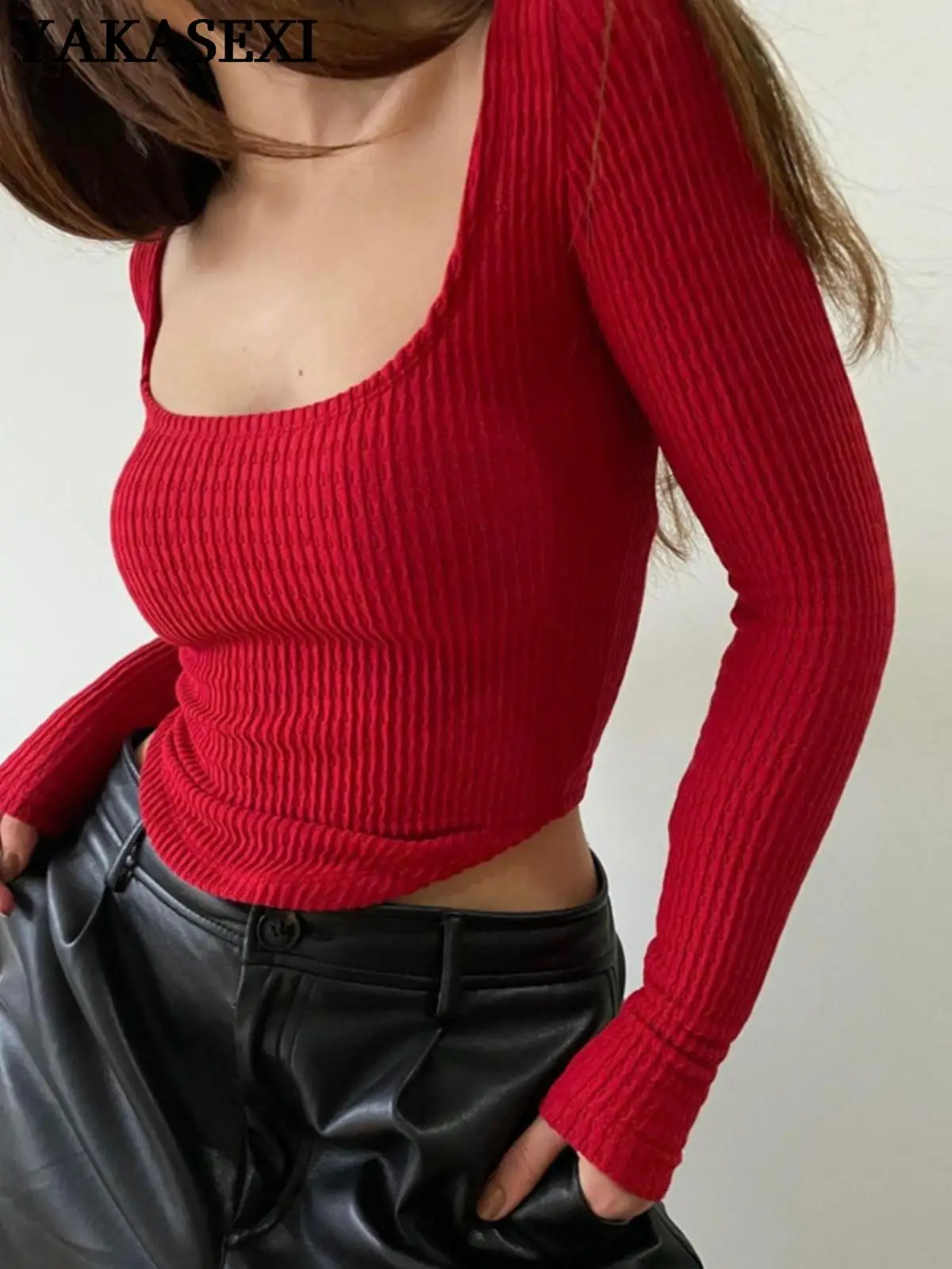 YAKASEXI 2022 Red Ribbed Knit Crop Top Women Y2K Square Neck Long Sleeve Tees Autumn Winter Basic Skinny Casual Streetwears 
YAKASEXI 2022 Red Ribbed Knit Crop Top Women Y2K Square Neck Long Sleeve Tees Autumn Winter Basic Skinny Casual Streetwears