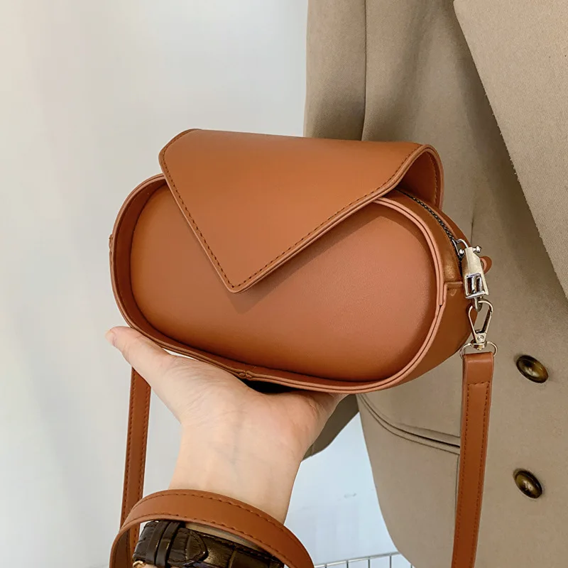 Fashionable Simple Shoulder Crossbody Women's Bag Casual commuter Bag Niche Design Retro
Fashionable Simple Shoulder Crossbody Women's Bag Casual commuter Bag Niche Design Retro