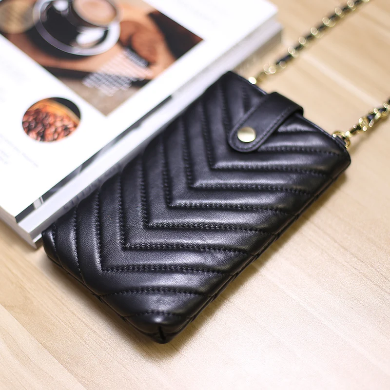 Mobile phone bag women messenger bag small chain bag 2022 new sheepskin retro Joker mini lightweight shoulder bag
Mobile phone bag women messenger bag small chain bag 2022 new sheepskin retro Joker mini lightweight shoulder bag