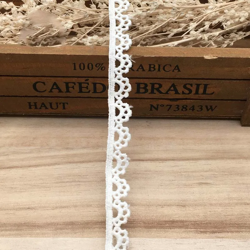 43Yards White High Quality Venise Lace Trim DIY Handmade Lace Ribbon Accessories Textile Fabrics
43Yards White High Quality Venise Lace Trim DIY Handmade Lace Ribbon Accessories Textile Fabrics