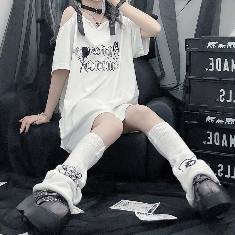 Summer Black White Harajuku Top Y2k Girl Letter Floral Print Strap Off Shoulder T-shirts Women Gothic Style Street Loose T Shirt
Summer Black White Harajuku Top Y2k Girl Letter Floral Print Strap Off Shoulder T-shirts Women Gothic Style Street Loose T Shirt