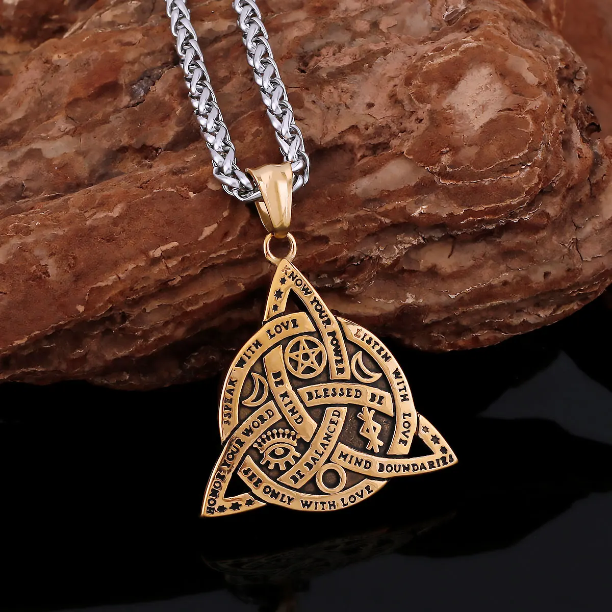 Fashion Men's Viking Celtic Knot Necklace Nordic Retro Three in One Amulet Pendant Necklace Punk Jewelry Gift Wholesale
Fashion Men's Viking Celtic Knot Necklace Nordic Retro Three in One Amulet Pendant Necklace Punk Jewelry Gift Wholesale