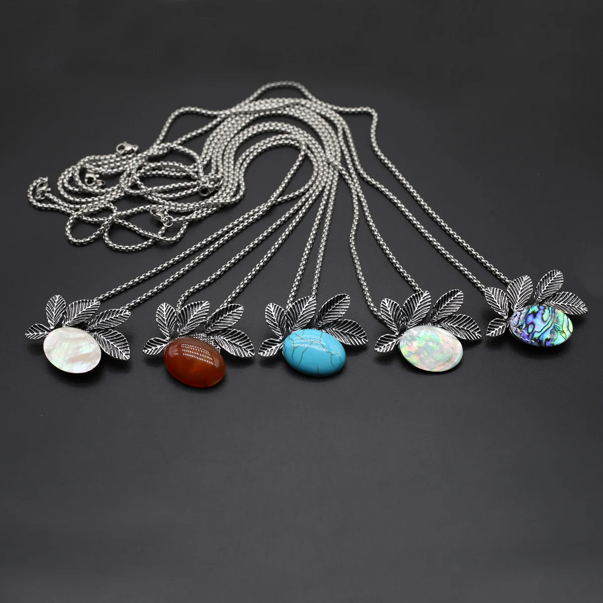 

Natural Stone Fashion Creativity Colorful Inlaid Oval Shaped Agate And shell Pendant Necklaces For Jewelry Charms Gift