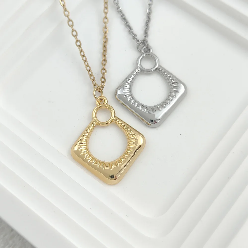 Vintage Stainless Steel Drop Shape Necklace Women Silver Gold Plated Hollow Square Pendant Necklace for Girls
Vintage Stainless Steel Drop Shape Necklace Women Silver Gold Plated Hollow Square Pendant Necklace for Girls