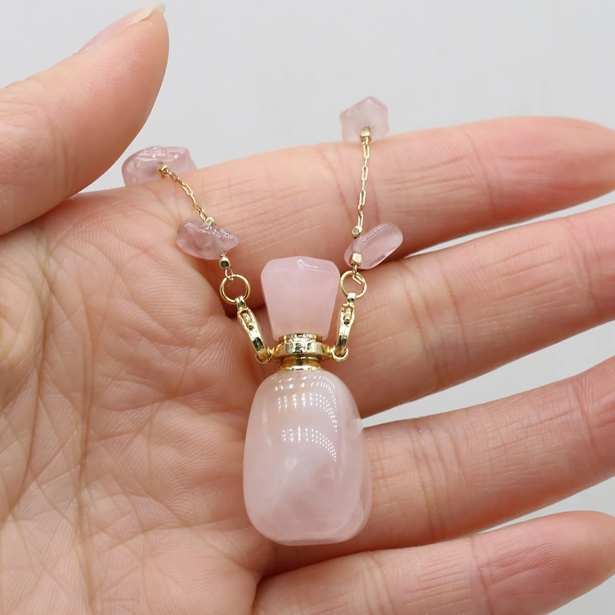 

Ожерелье из натурального камня с диффузором эфирного масла, цепочка из каменных бусин, женское колье из розового кварца, ювелирные изделия