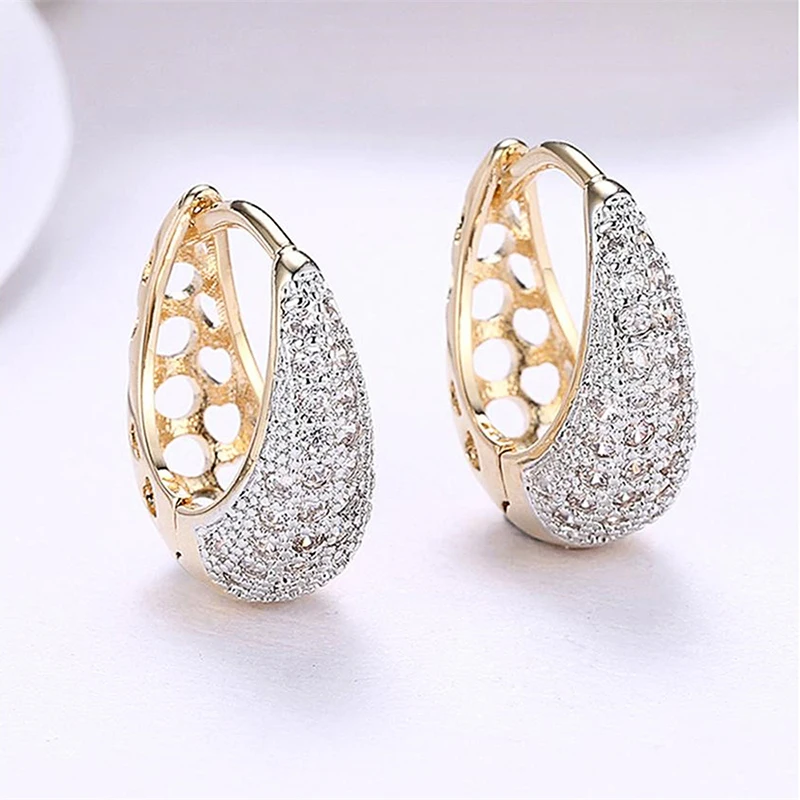 New Ethnic Style Tow Tone U Shape Hoop Earrings For Women Shine Tiny CZ Stone Inlay Fashion Jewelry Wedding Party Gift Earring
New Ethnic Style Tow Tone U Shape Hoop Earrings For Women Shine Tiny CZ Stone Inlay Fashion Jewelry Wedding Party Gift Earring