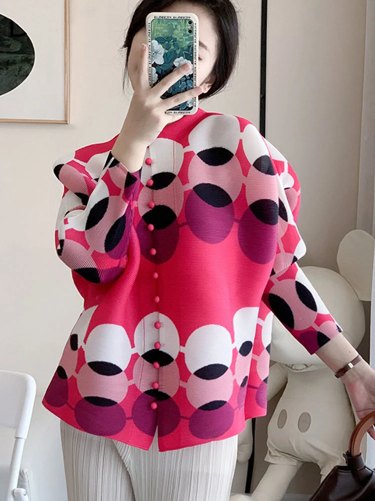 Miyake Pleated Shirt Coat Color Block Dot Print Batwing Sleeve Single Breeasted Elastic Casual Style Fall 2022 Winter Fashion
Miyake Pleated Shirt Coat Color Block Dot Print Batwing Sleeve Single Breeasted Elastic Casual Style Fall 2022 Winter Fashion