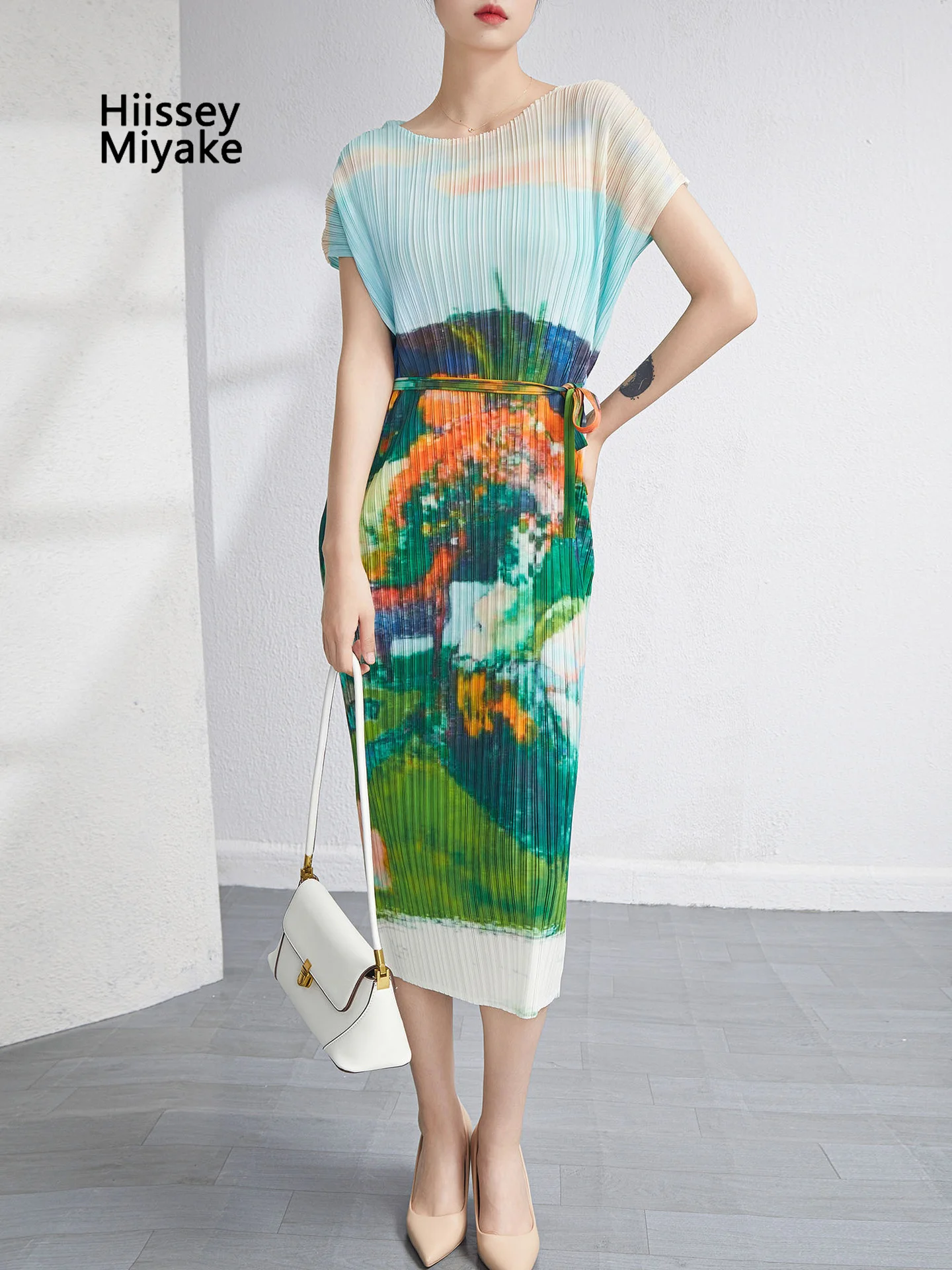 Hiissey Miyake Fashion Designer Spring Summer Women Midi Animal Print Classic Pleated Tie Fresh Resort Dresses
Hiissey Miyake Fashion Designer Spring Summer Women Midi Animal Print Classic Pleated Tie Fresh Resort Dresses