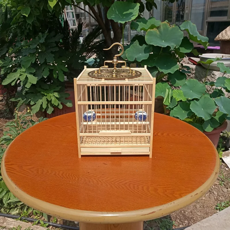 Bird Feeding Cage Breathable Bird Carrier Parrot Retro Round Travel Cage for Birds Birdcage Small Nidos Para Pajaros Bird Cage
Bird Feeding Cage Breathable Bird Carrier Parrot Retro Round Travel Cage for Birds Birdcage Small Nidos Para Pajaros Bird Cage