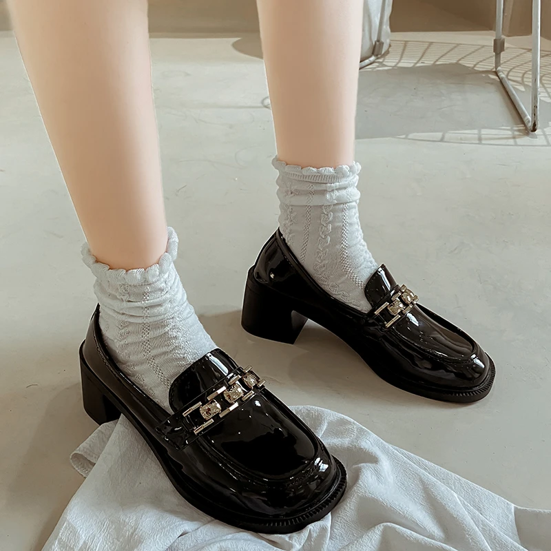 Square High Heels Women Shoes Woman Slip on Platform Shoes Metal Chain Buckle Leather Oxford Shoes for Women Zapatos De Mujer
Square High Heels Women Shoes Woman Slip on Platform Shoes Metal Chain Buckle Leather Oxford Shoes for Women Zapatos De Mujer